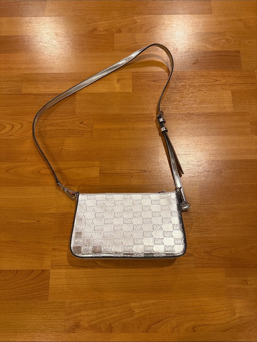 Michael Kors Silver Crossbody - Picture 5 of 7